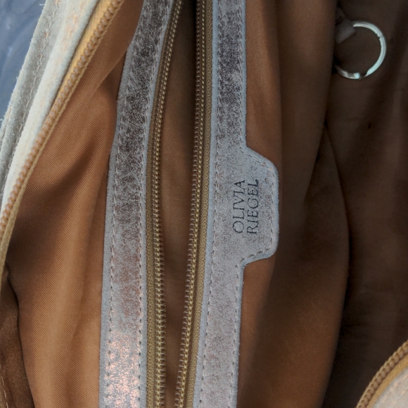 EXCLUSIVE Olivia Riegel Gold medium size handbag with satin interior - Picture 5 of 8